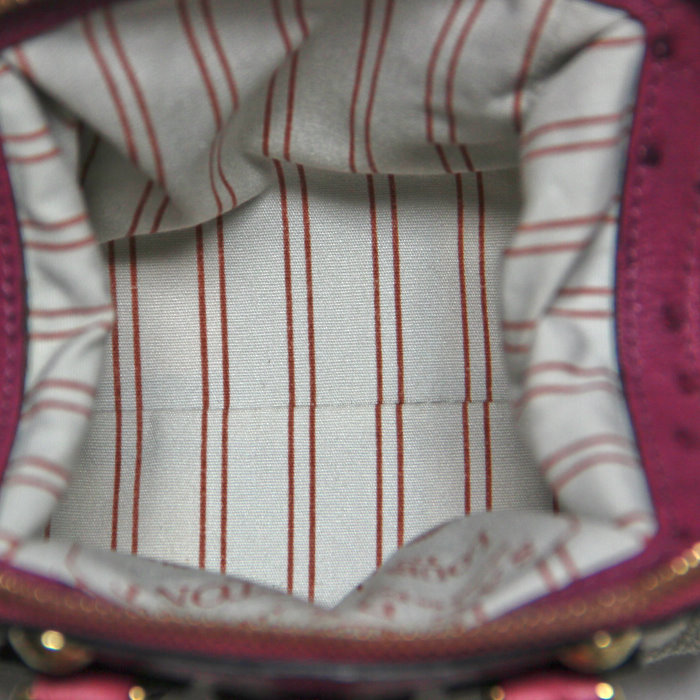 Sac à main Louis Vuitton Sac de Nuit en toile beige et autruche rose - Detail D2