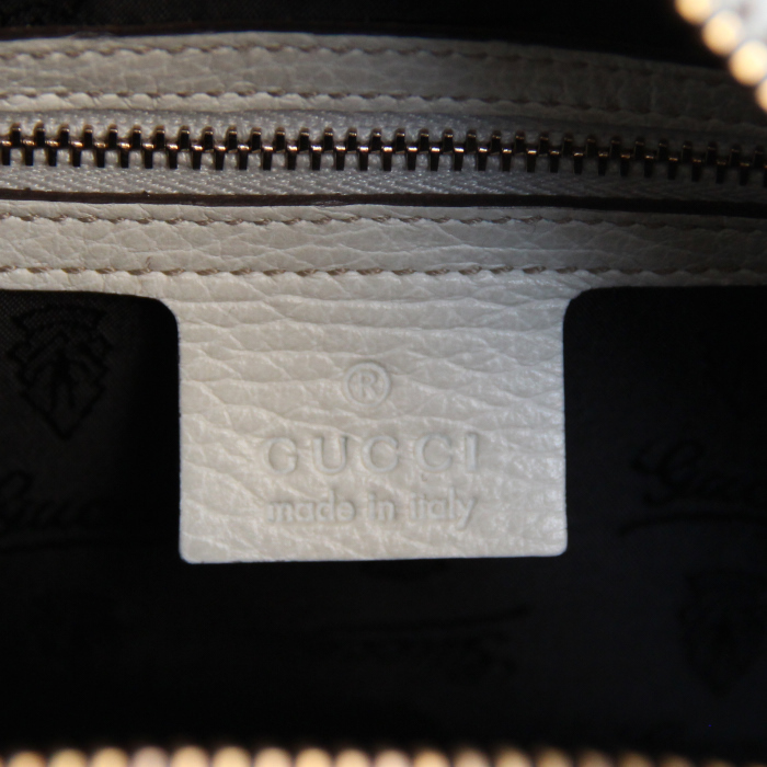 Handbag in white grained leather - Detail D3