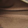 Louis Vuitton pouch in monogram canvas - Detail D2 thumbnail