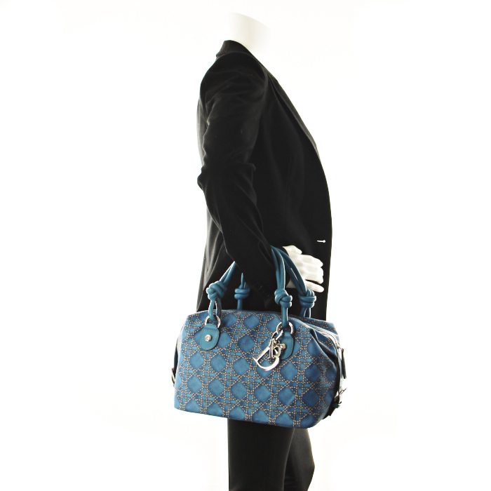 Sac à main Dior en toile imprimée et cuir turquoise - Detail D1