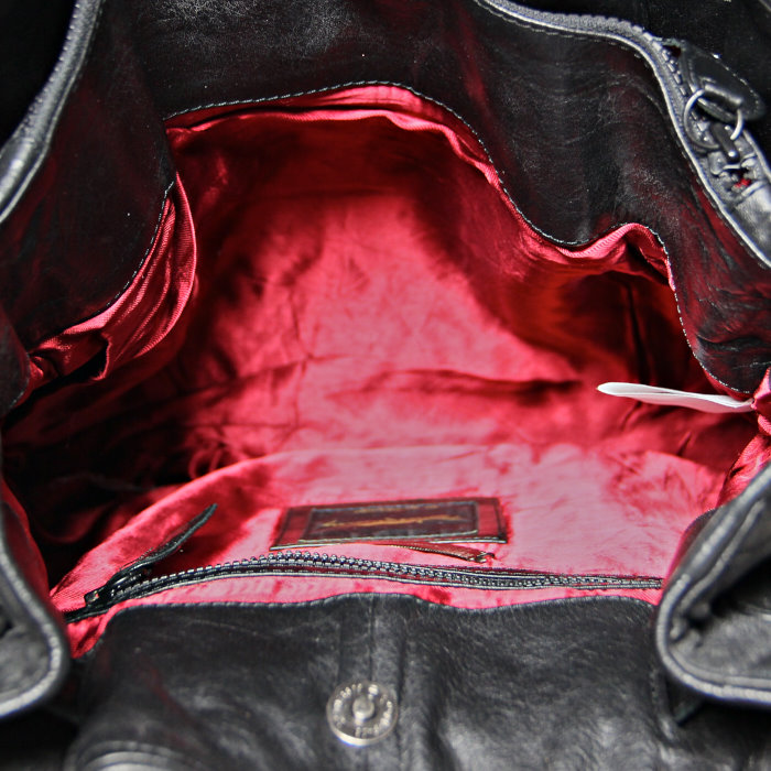 Shopping bag in black quilted leather - Detail D3