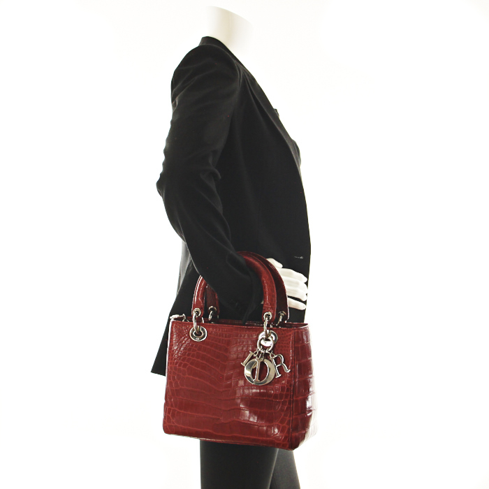 Dior Lady Dior medium model in raspberry crocodile - Detail D1