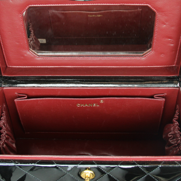 Chanel Vanity in Black Patent Leather - Detail D3