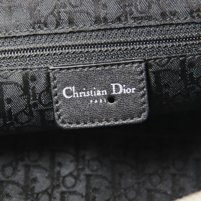 Handbag in black leather - Detail D4