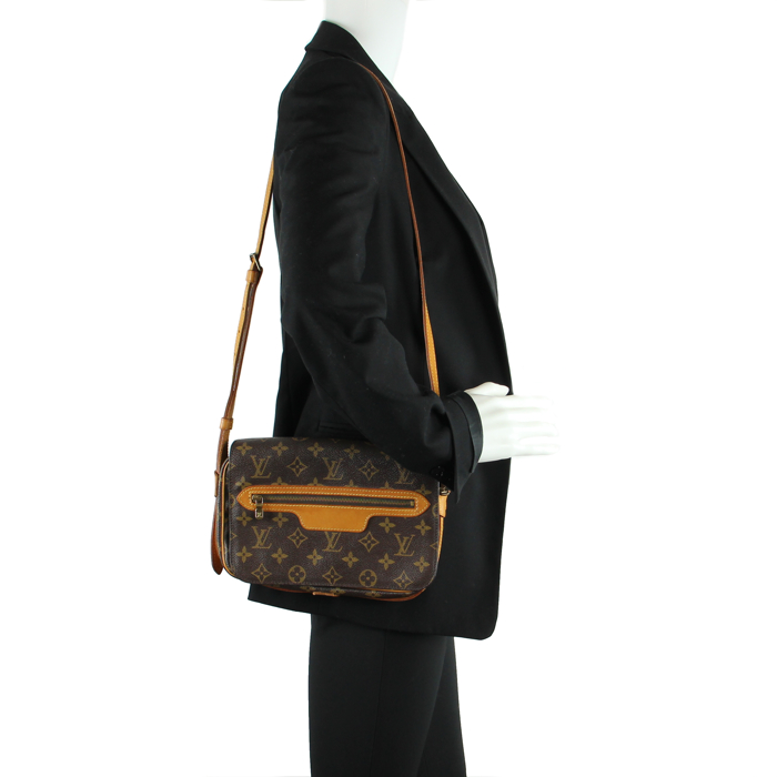 Louis Vuitton Bag in monogram canvas and natural leather - Detail D1