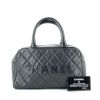 Chanel Boston in black quilted leather - Detail D1 thumbnail