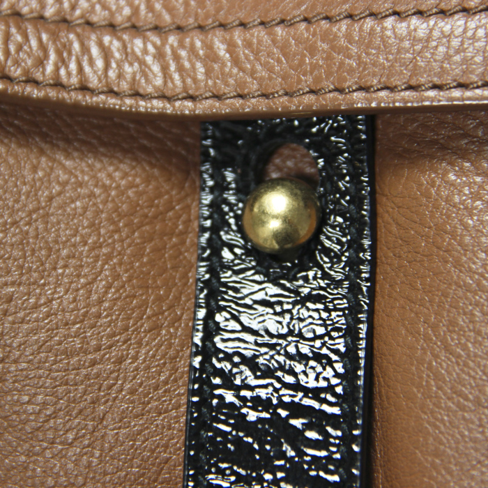 Bolso Muse Two Yves Saint Laurent modelo pequeño en cuero tricolor marrón, violeta y negro - Detail D4