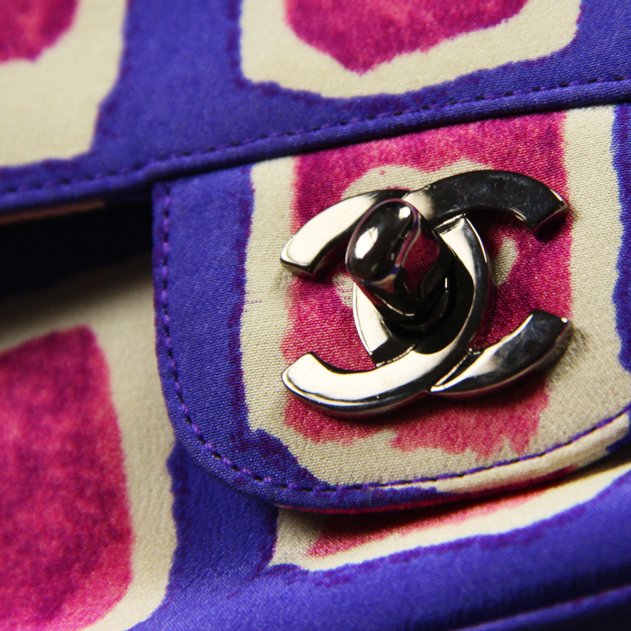 Timeless handbag in pink and purple printed patern canvas - Detail D3