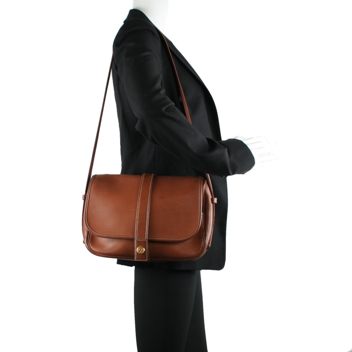 Hermès Nouméa in brown leather - Detail D1