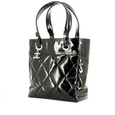 Sac à main Chanel Paris-Biarritz en cuir vernis matelassé noir