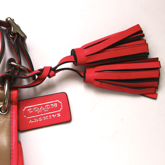 Coach en cuir beige et rose  - Detail D5