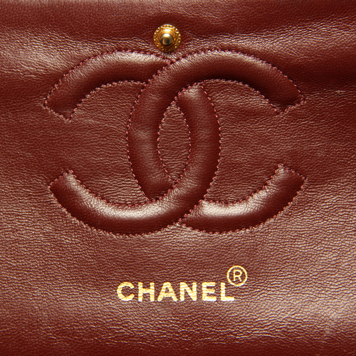 Chanel Timeless en cuir noir à motifs de chevrons - Detail D3