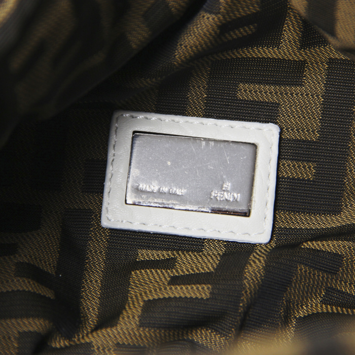 Bolso de mano Fendi Spy en cuero blanco - Detail D3