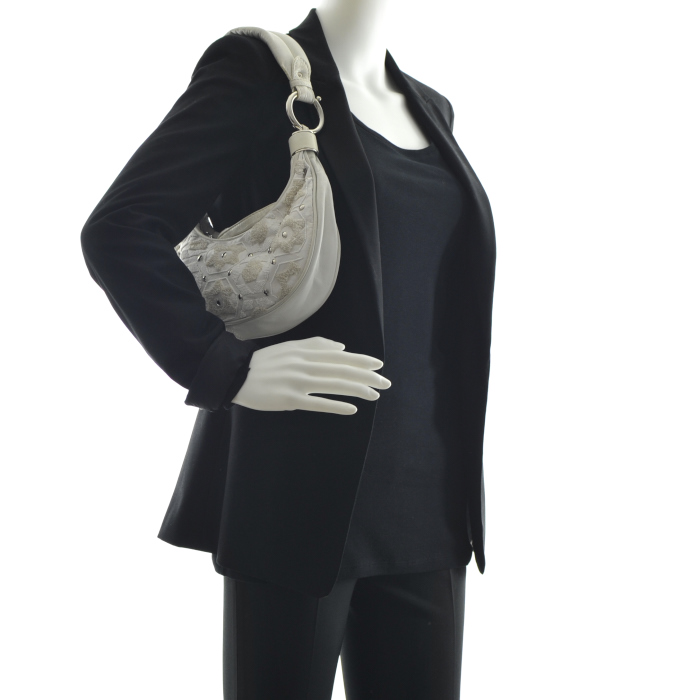 Chloé Vintage Handbag in white leather and white pearl - Detail D2