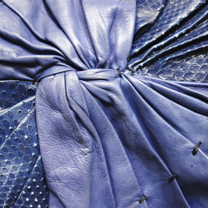 Valentino Garavani in blue leather and lizard - Detail D4