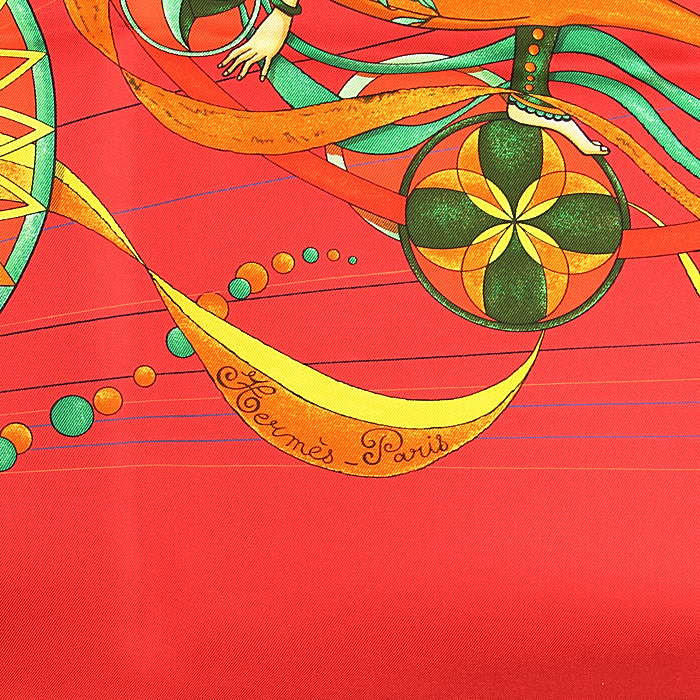 Hermès carré en twill de soie rouge "la Danse du Cosmos"  - Detail D2