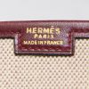 Hermes clutch Jige in beige canvas and burgundy leather - Detail D3 thumbnail