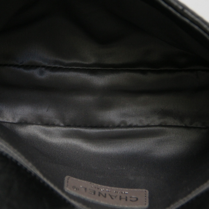 Chanel en cuir noir matelassé - Detail D3