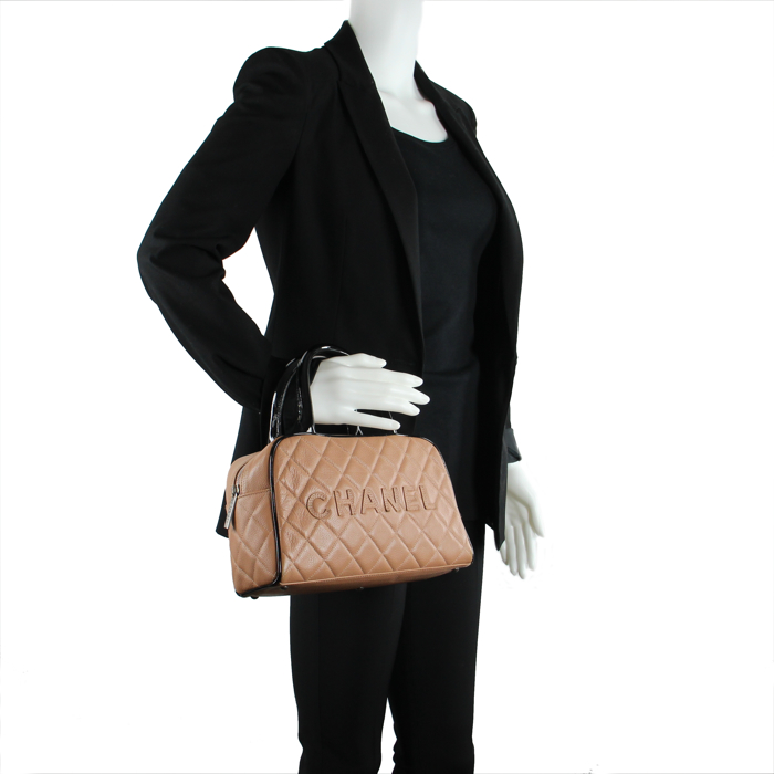 Chanel Boston en cuir beige rosado - Detail D1