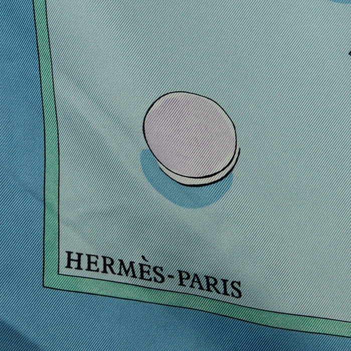 Pañoleta Hermès Carre Hermes - Scarf en sarga de seda azul claro - Detail D2