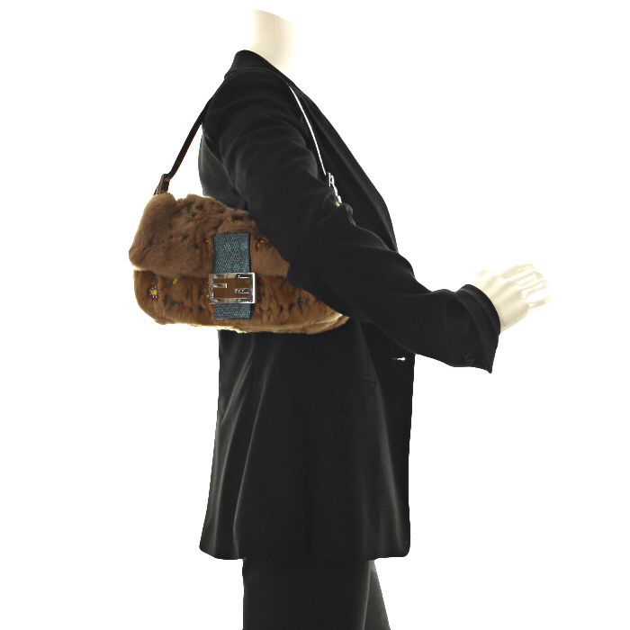 Fendi in beige fur and blue leather - Detail D1