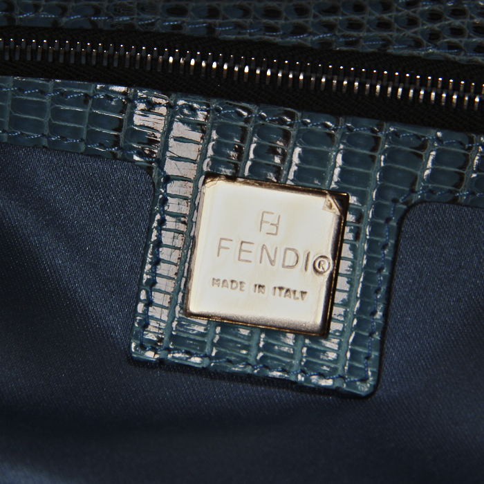 Fendi en fourrure beige et cuir bleu - Detail D3