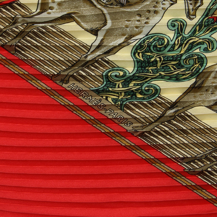 Hermès carré en twill de soie rouge et beige plissé "Au fil de la soie" - Detail D3