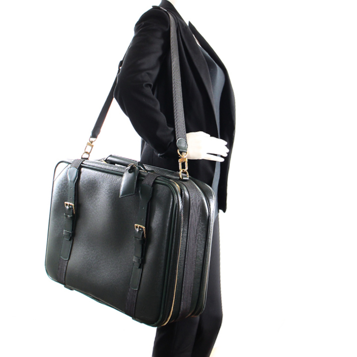 Louis Vuitton suitcase in dark green taiga leather - Detail D1