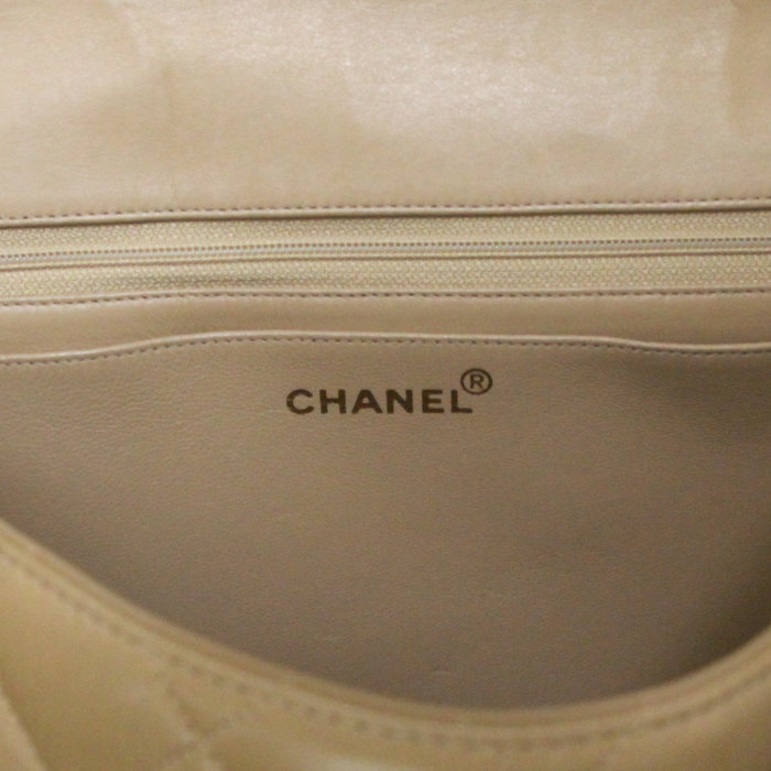 Bolso de mano Timeless jumbo en cuero acolchado beige - Detail D3