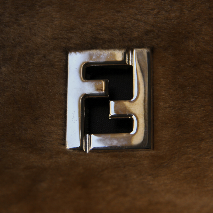 Handbag in beige synthetic furr - Detail D4