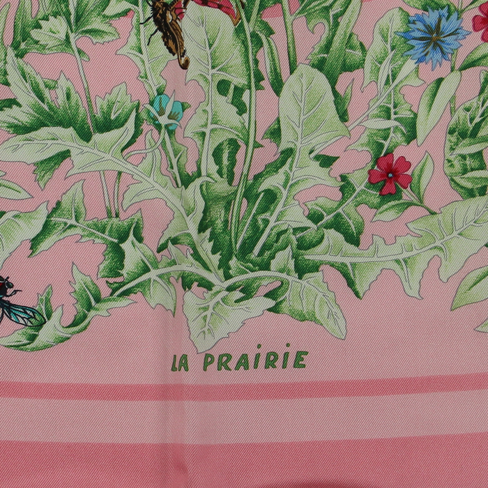 Hermès Carré en Twill de soie rose "La Prairie"  - Detail D1