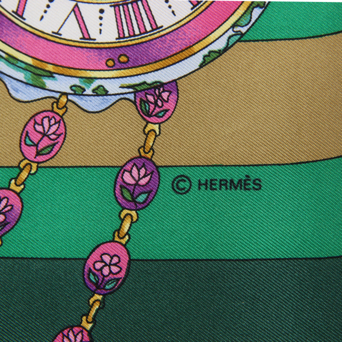 Hermes Carre Hermes scarf in green, red and black twill silk - Detail D1