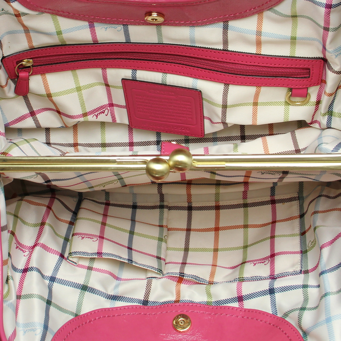 Coach en cuir vernis rose - Detail D2