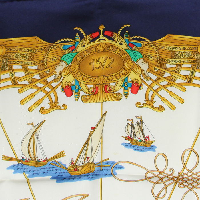 Foulard Carre Hermes in twill di seta blu bianca e gialla con motivo - Detail D2