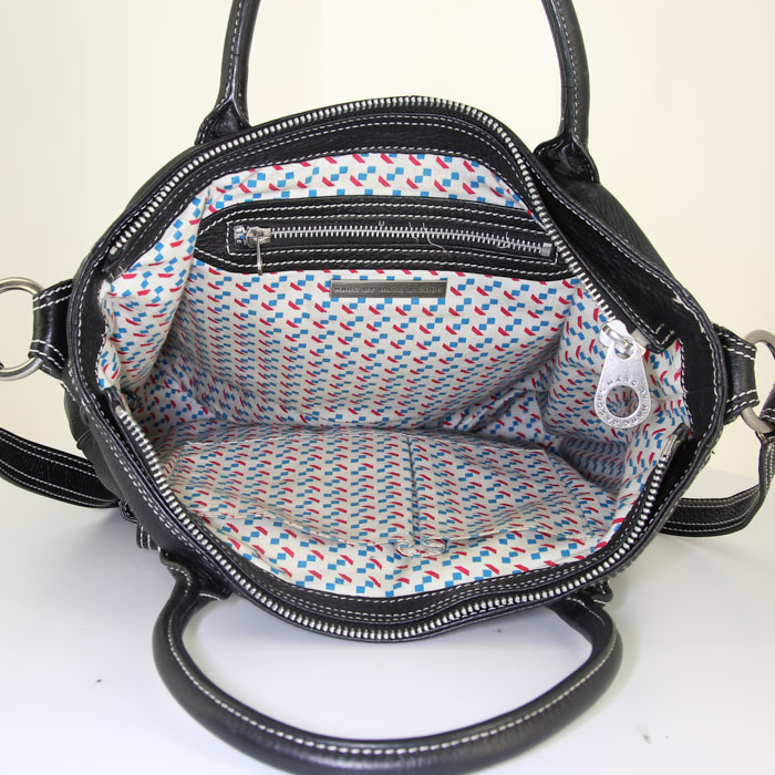 Shoulder bag in black grained leather - Detail D3