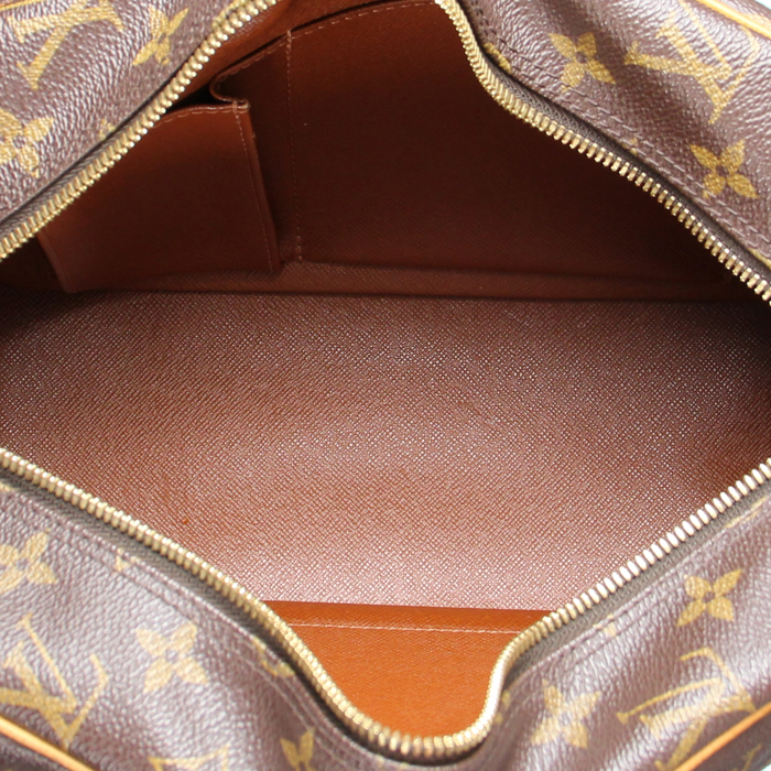 Louis Vuitton Cité en toile monogram et cuir naturel - Detail D2