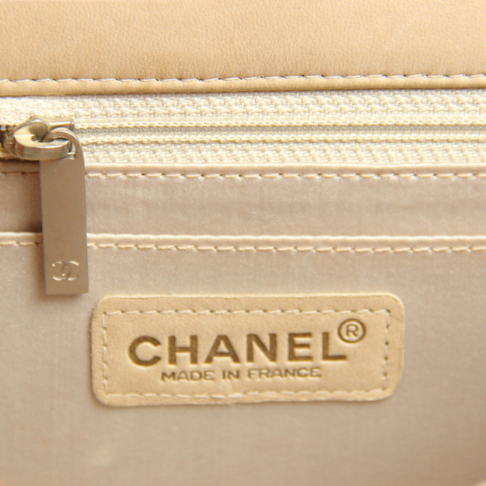 Chanel Timeless en toile siglée beige - Detail D3