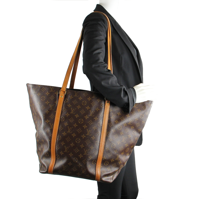 Louis Vuitton totebag in monogram canvas and natural leather - Detail D1