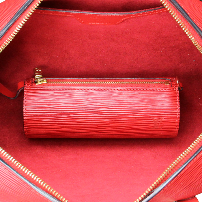Louis Vuitton Soufflot en cuir épi rouge - Detail D2