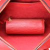 Louis Vuitton Soufflot en cuir épi rouge - Detail D2 thumbnail
