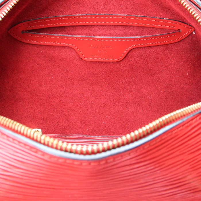 Louis Vuitton Soufflot en cuir épi rouge - Detail D3