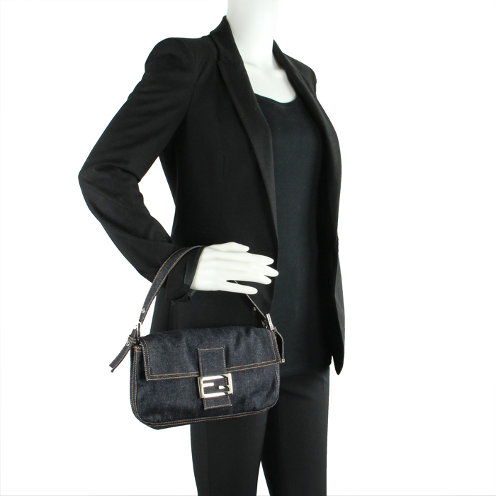 Fendi Baguette in denim canvas - Detail D1