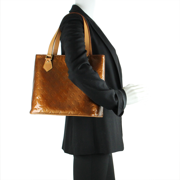 Louis Vuitton Houston in bronze metallized leather - Detail D1