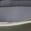 Louis Vuitton Houston en cuir vernis gris/vert métallisé - Detail D3 thumbnail