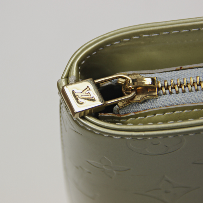 Bolso de mano Houston en charol Monogram gris y verde - Detail D5