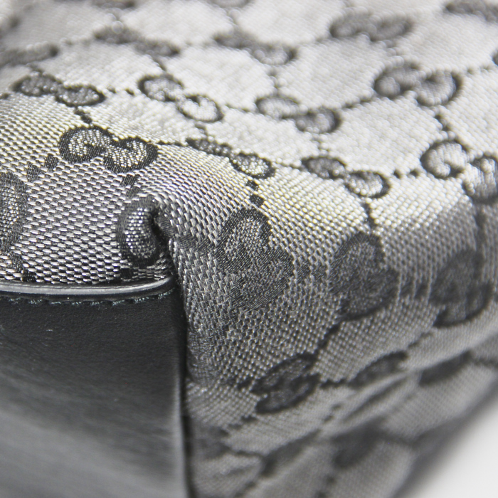 Gucci in silver monogram canvas - Detail D5