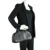 Louis Vuitton in black epi leather - Detail D1 thumbnail