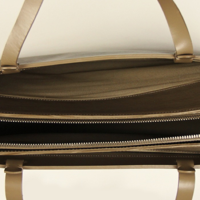 Louis Vuitton Croisette in taupe epi leather - Detail D5