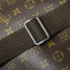 Louis Vuitton Reporter grand modèle en toile monogram et cuir naturel - Detail D3 thumbnail