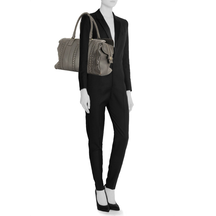 Shopping bag Bottega Venetta in brown braided leather - Detail D1